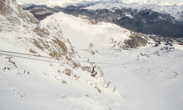 拥抱阿尔卑斯山脉，Airbnb 推出高空缆车套房